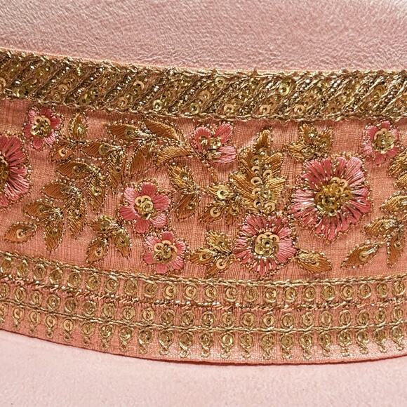 Petra Savage Pink Felt Hat Medium Gold Floral Embroidered Band 4" Brim - Picture 3 of 7